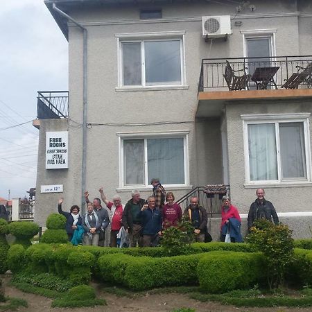 Къща За Гости "Черната Роза" Bŭlgarevo Exteriör bild